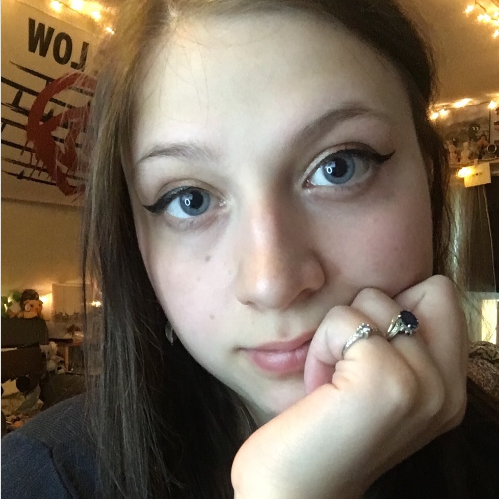 Meet your Posher, Courtney